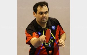 5aeffaf42bae6_christopherozieraemmenelequipe1verslavictoire1521731564.jpg